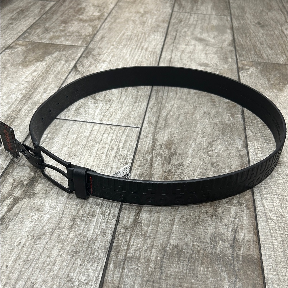 Hugo Embossed Black Leather Men's Belt size 32 NWT